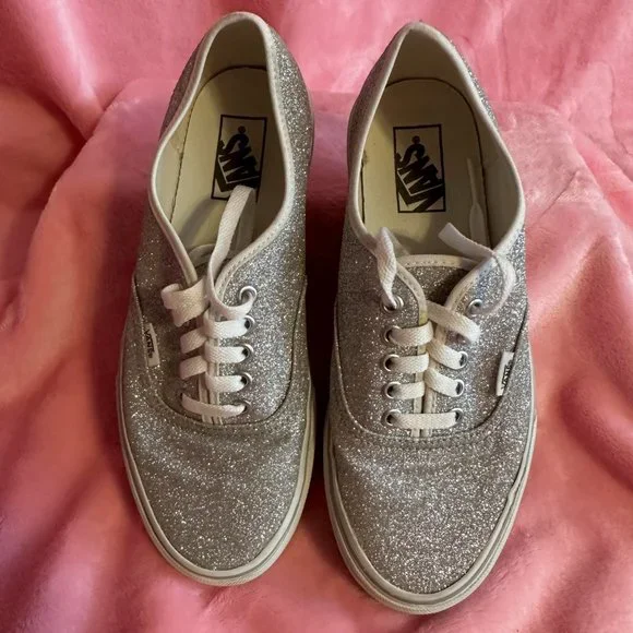 Vans - Picture 3 of 6